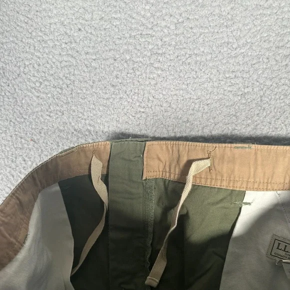 LL Bean Shorts Mens 36 Green Cargo Outdoor Casual Cotton 10" Inseam Drawstring - Picture 3 of 9